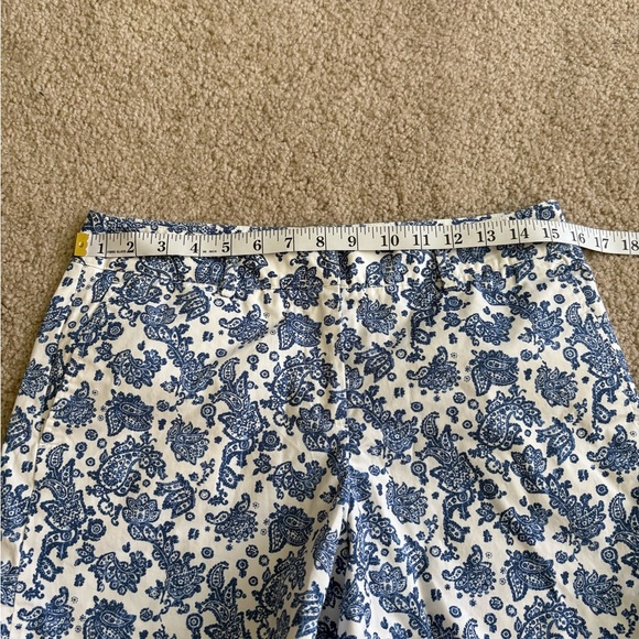 J. McLaughlin Petal Scalloped Shorts Blue White Bandana Paisley Print 6 (31) - Picture 10 of 12